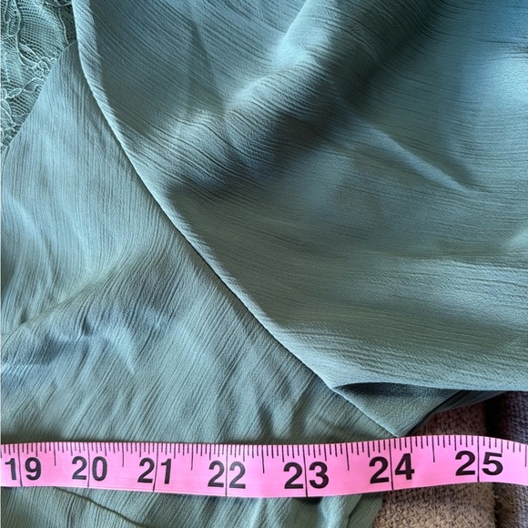 Torrid Flowy Feminine Boho Puff Sleeve Peasant Sage Green Long Sleeve Top 1X - Picture 7 of 9